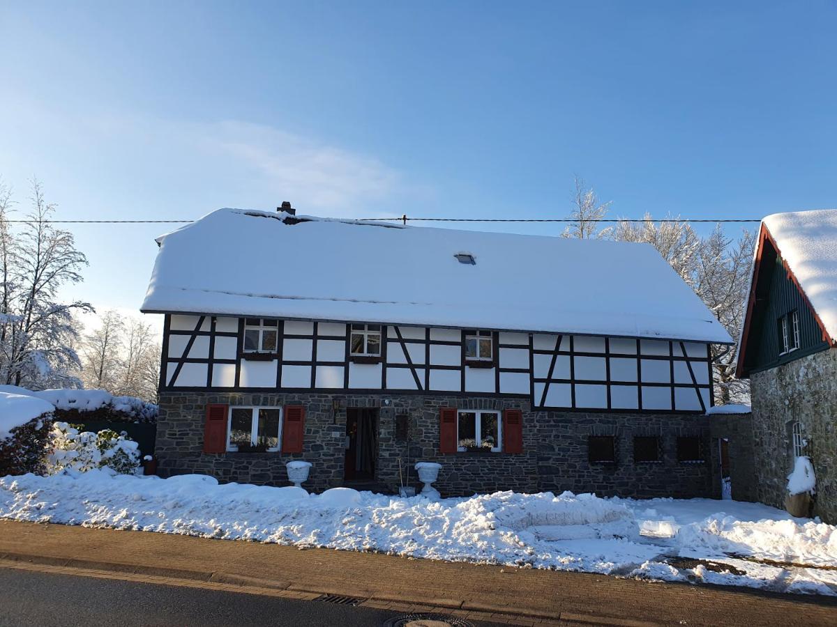 Charming vacation home Crossroads Monschau Buitenkant foto