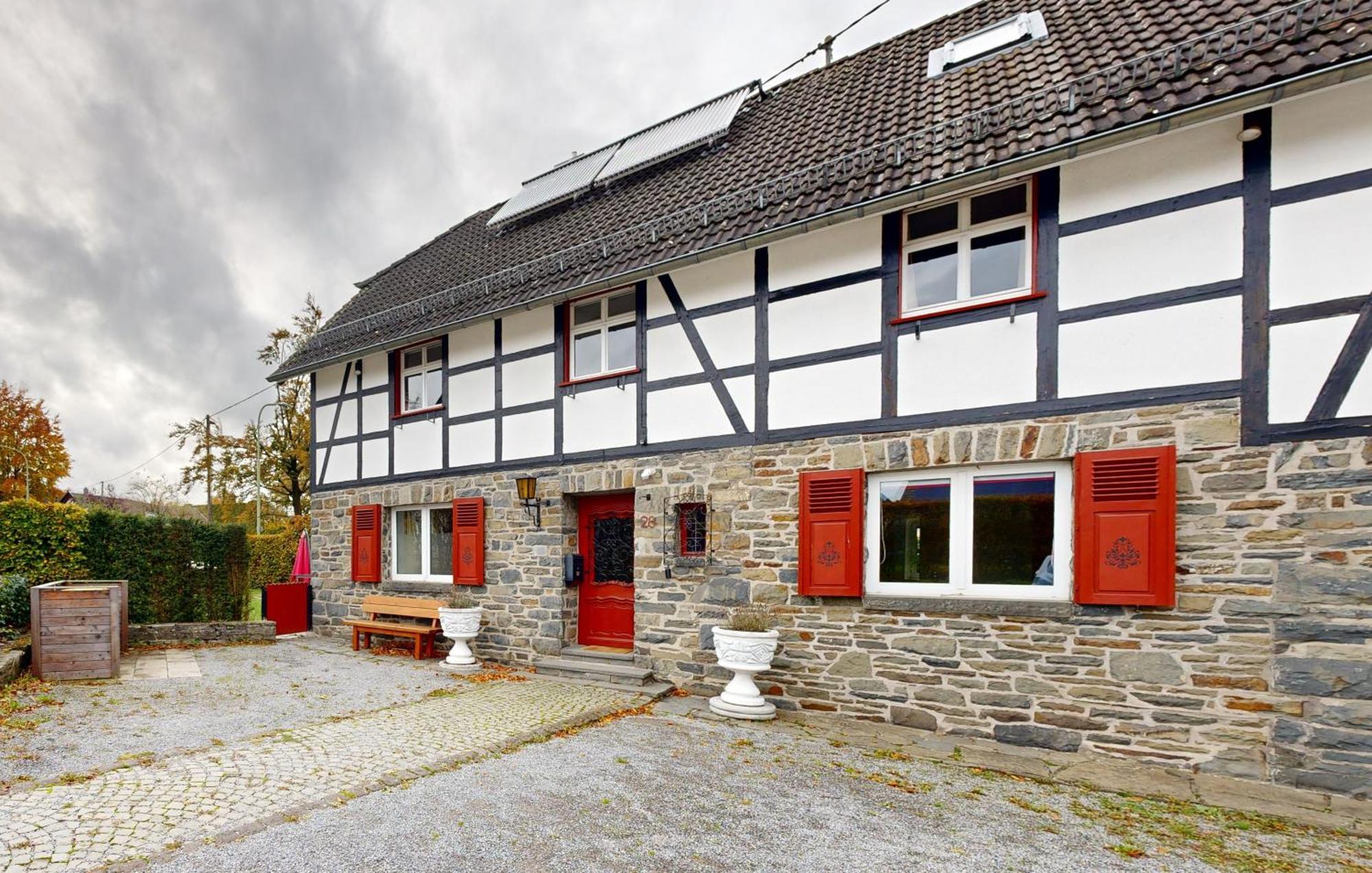 Charming vacation home Crossroads Monschau Buitenkant foto